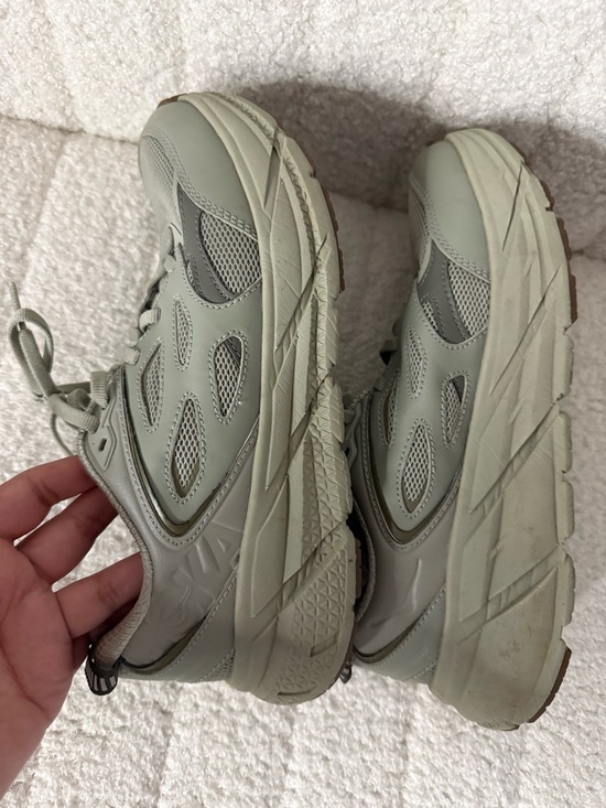 Hoka One One - Picture 6 of 9